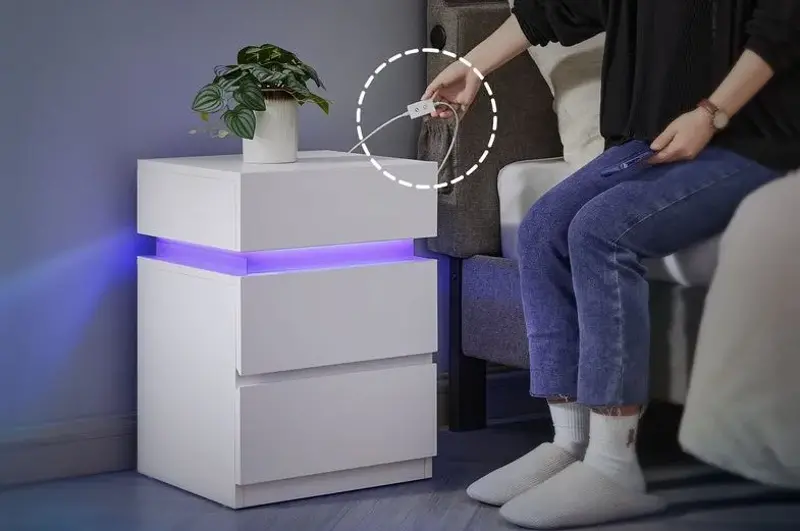 🛏️ VASAGLE Nachttisch mit LED-Beleuchtung für 38,16€ (statt 56€)