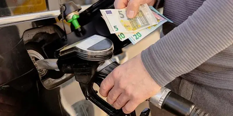 ⛽ 12-Uhr Tankregel: Tankstellen-Betreiber & ADAC fordern Abschaffung