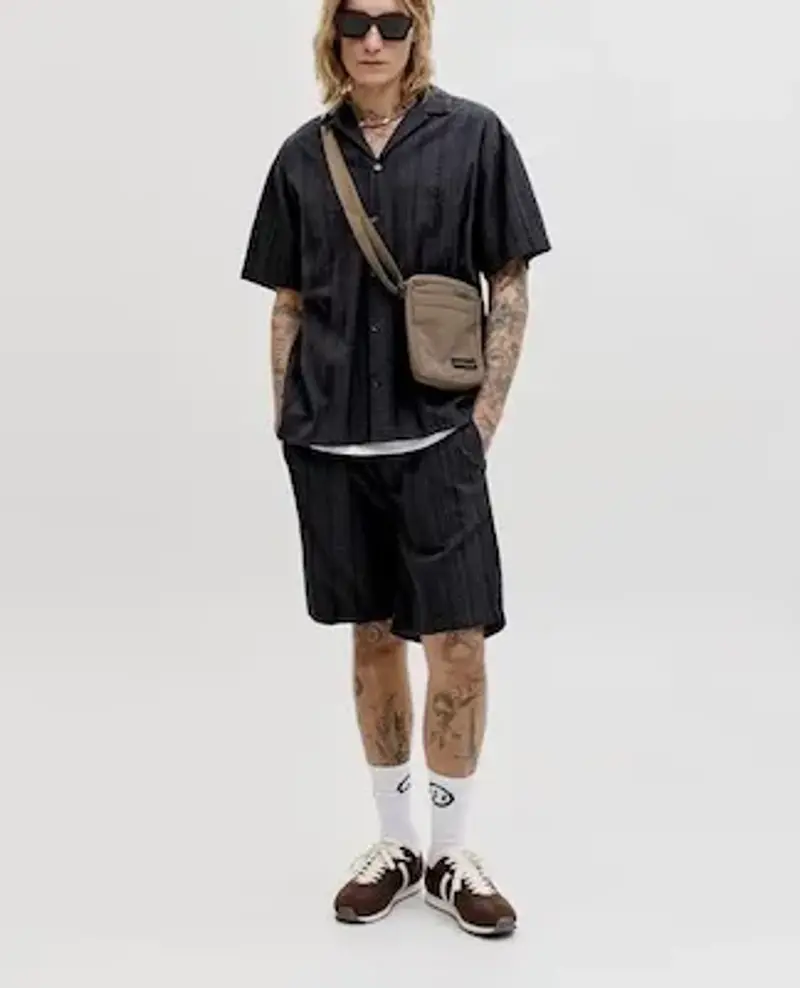 Jack & Jones Tyson Jogger Herren Shorts ab 10,20€ (statt 15€)