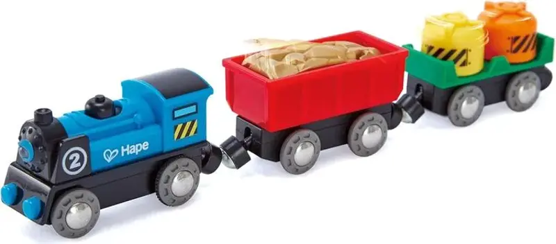 🚂 Hape Eisenbahn Güterzug aus Holz mit Batterieantrieb für 12,22€ (statt 17€)