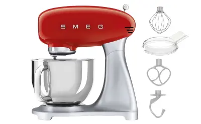🍰 🍰 Smeg SMF02RDEU Küchenmaschine 4,8l mit Zubehör für 208,90€ (statt 364€)