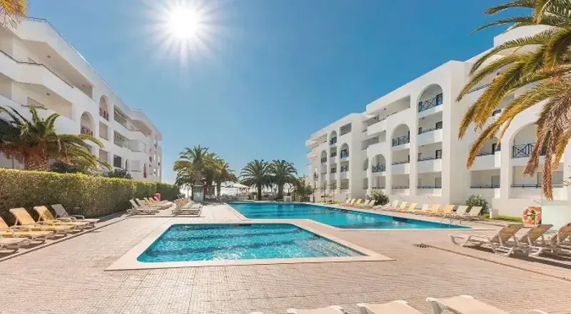 ☀️ 8 Tage Algarve im 3* Hotel mit HP und Mietwagen 🚗💨 ab 499€ p.P. (statt 700€)