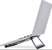 Amazon Basics – Faltbarer Laptop-Ständer aus Aluminium für Laptops bis zu 38 cm (15 zoll), Schwarz für 10,82€