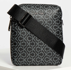 Calvin Klein Must Mono Reporter Umhängetasche für 42,54€ (Vergleich: 60,80€)