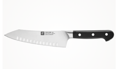 ZWILLING PRO Rocking Santokumesser (18 cm, Kullenschliff) für 59,95€ (Vergleich: 83,66€)
