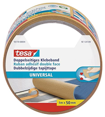 tesa Doppelseitiges Klebeband Universal – Vielseitiges Klebeband für Verpackungen, Deko und Teppiche oder zum Basteln – 5 m x 50 mm für 2,35€