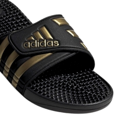 adidas Unisex Adissage Slides Schlappen (weitenregulierbar, Massagenoppen) (Gr. 37 48,5) für 16,73€ (VG: 21,63€)