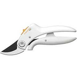 18cm Bypass Gartenschere Fiskars P57 für 13,90€ (Vergleich: 23,05€)