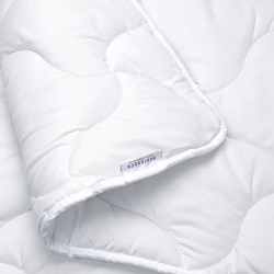 Schiesser Microfaserbettdecke Hygge mit flauschiger Füllung (135x200cm) für 35,75€ (Vergleich: 49,95€)