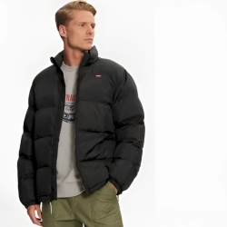 Levi’s Daunenjacke Piedmont Short für 79,99€ (VG: 109,99€)