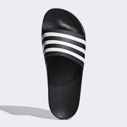 adidas Unisex Adilette Aqua Slides, Schwarz in verschiedenen Größen für 13,90€ (VG: 19,14€)
