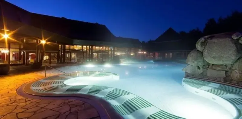 🏊 Taunus Therme + ÜN in Hotel nach Wahl inkl. Frühstück & mehr ab 79€ p.P.