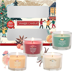 Yankee Candle Weihnachtsduftkerzen Geschenkset (4 Mini-Votivkerzen) für 15,89€ (Vergleich: 19,90€)