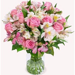 Blume Ideal: Blumenstrauß Sweet Surprise XOXO mit 50 Rosen für 32,48€