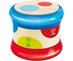 Hape Baby-Trommel – Rollendes Musikspielzeug (Licht & Sound, ab 6 Monaten) für 14,16€ (Vergleich: 24,14€)