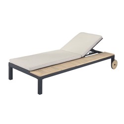 toom Sonnenliege ‚Carina‘ (208 x 89 x 40 cm, Stahl/Akazienholz) für 79,99€ statt 119,99€ mit Vorteilskarte